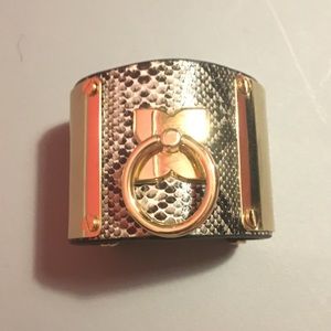 ✨SALE✨NEW BCBG Gold Cuff Bracelet